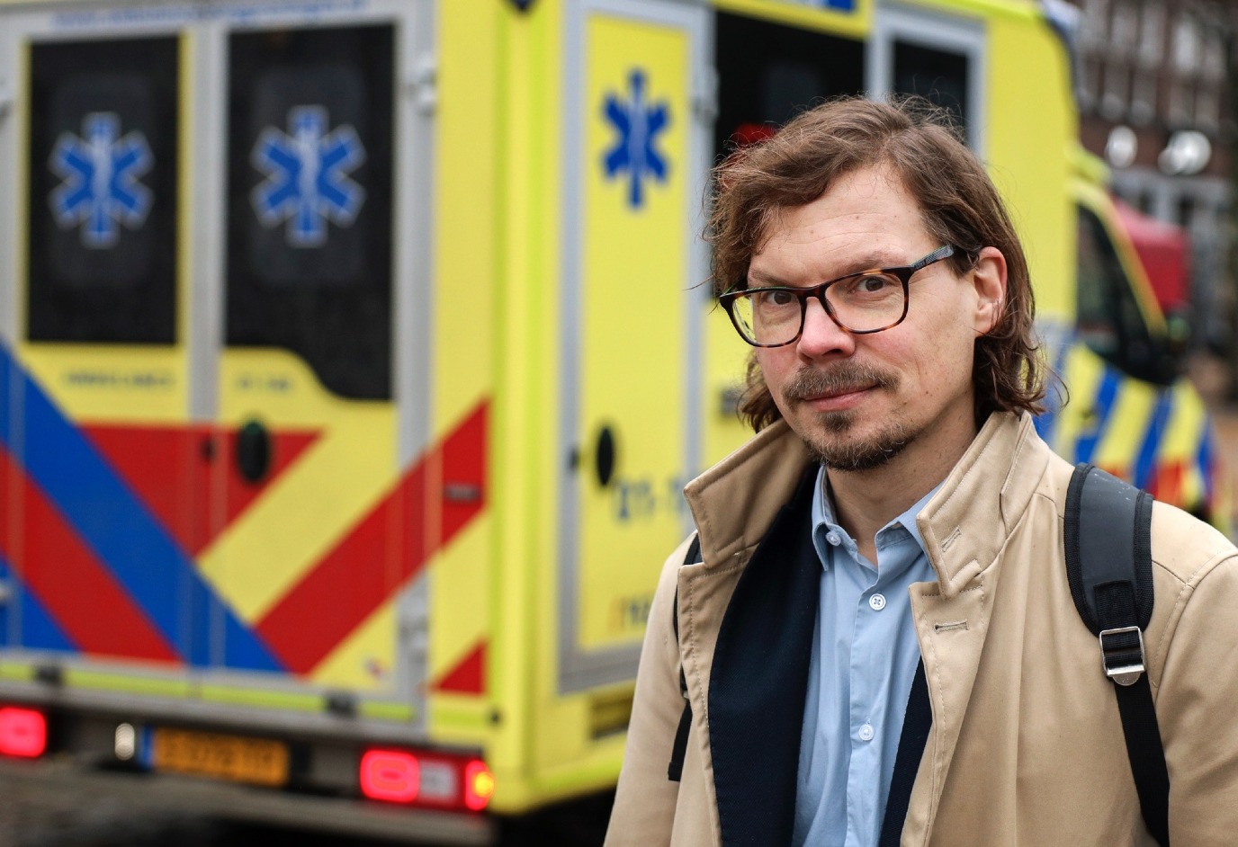 Michel Dückers bij ambulance
