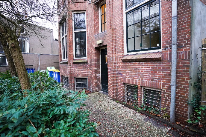 Back entrance, suitable for wheelchair users