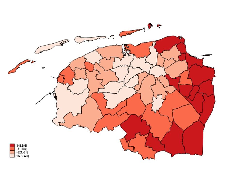 De kaart toont de afwijking van zorgkosten (t.o.v. het landelijk gemiddelde) op gemeenteniveau voor noord Nederland. Hoe donkerder gekleurd, hoe groter het verschil in kosten ten opzichte van het gemiddelde. Databron: VEKTIS, bewerking door Aletta Atlas (Aletta Jacobs School of Public Health en Geodienst Rijksuniversiteit Groningen)./The map shows the deviation of healthcare costs (compared to the national average) at municipality level for the Northern Netherlands. The darker the color, the greater the difference in costs compared to the average. Data source: VEKTIS, edited by Aletta Atlas (Aletta Jacobs School of Public Health and Geodienst University of Groningen).