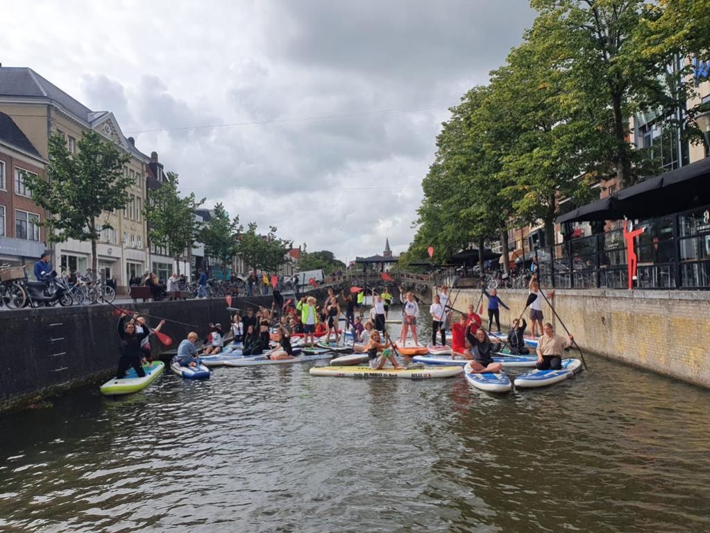 Stand-up paddling