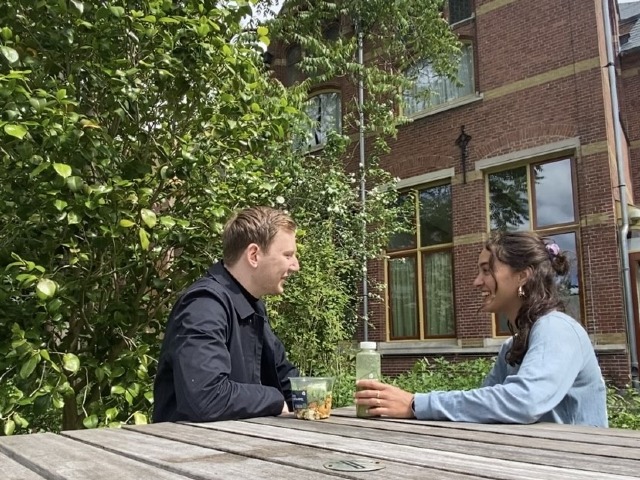 Sander and Maimoena enjoying a study break in the sun 