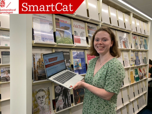 Hylke looking for journals on SmartCat.