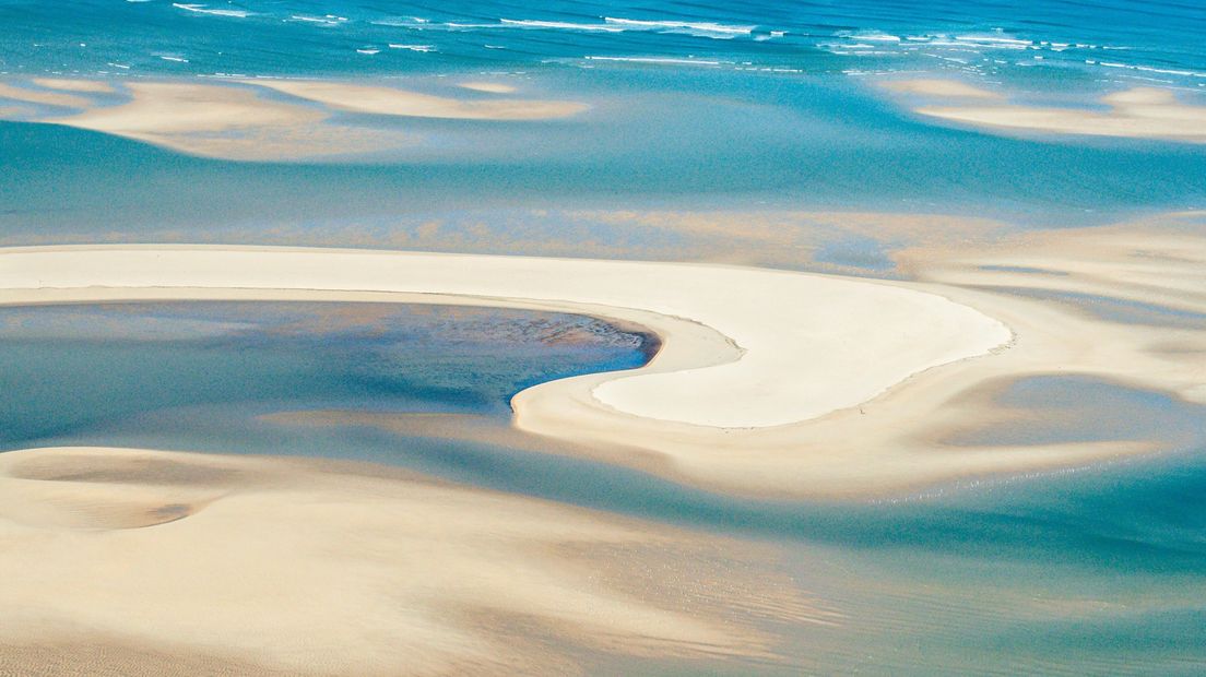 Le Banc d'Arguin in Mauritanië vanuit de lucht gezien