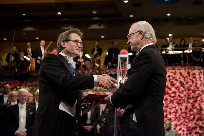 Presentation of the Nobel Prize by the Swedish king | Photo Nobel.se