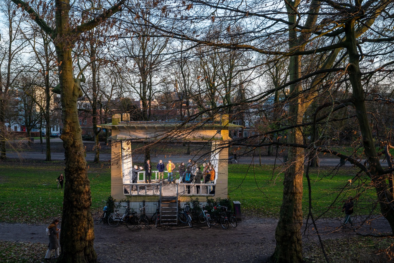 Tonelli would like to translate freedom and fun in music into large-scale, community-like music projects, ideally involving young people.