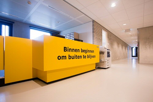 "Starting inside, to say outside" (Photo Marc Roos/Nationale Beeldbank)