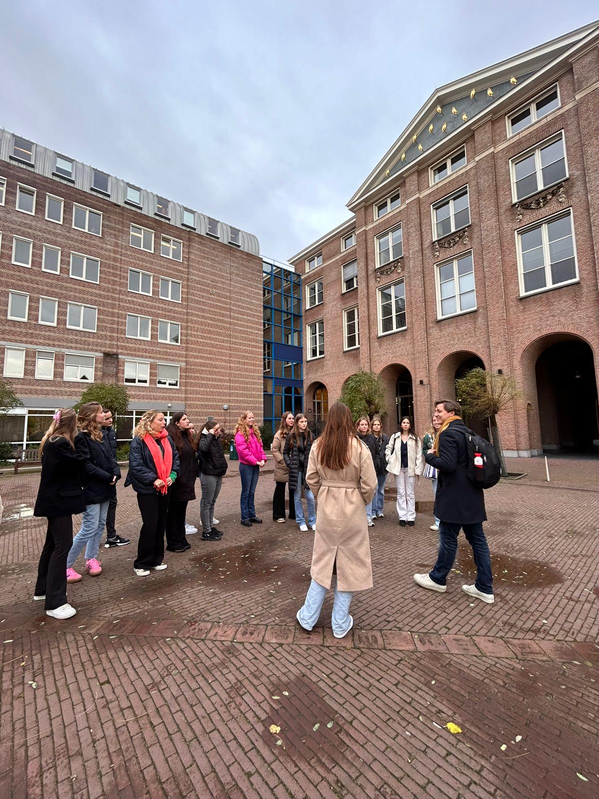 Rondleiding door de gebouwen van onze faculteit en de RUG