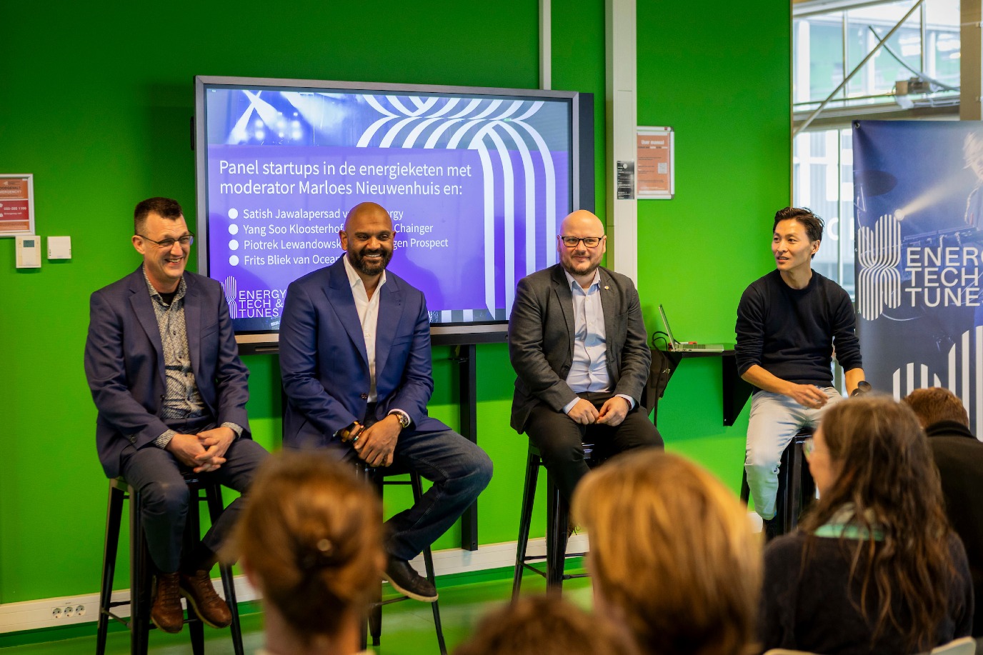 Foto van panel met start-ups over AI en energieopslag